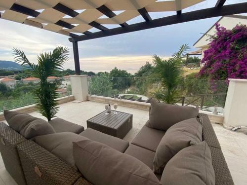 Blanca Beach Villa