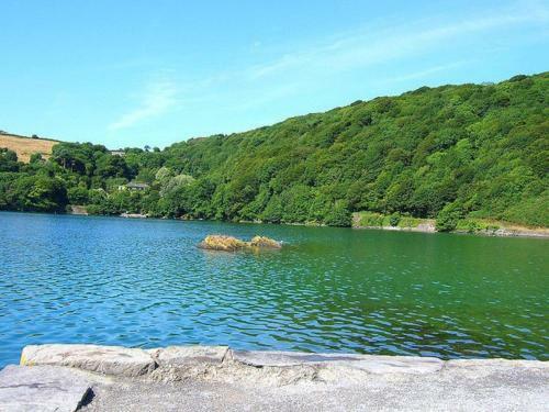 Hostal Rathmore House Bed & Breakfast