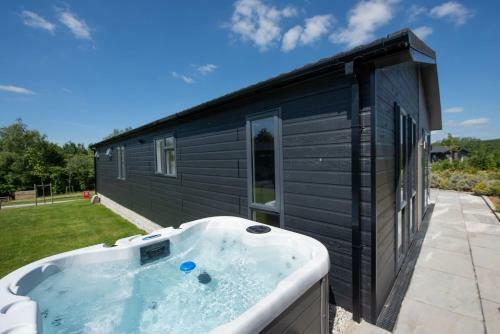 Clover Lodger, 32 Roadford Lake Lodges, Lifton