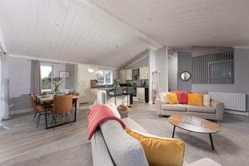 Clover Lodger, 32 Roadford Lake Lodges, Lifton