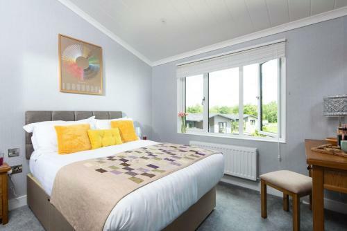 Clover Lodger, 32 Roadford Lake Lodges, Lifton