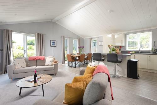 Clover Lodger, 32 Roadford Lake Lodges, Lifton