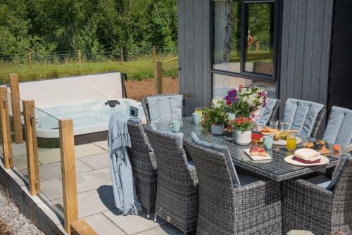 Lilac Lodge, 22 Roadford Lake Lodges