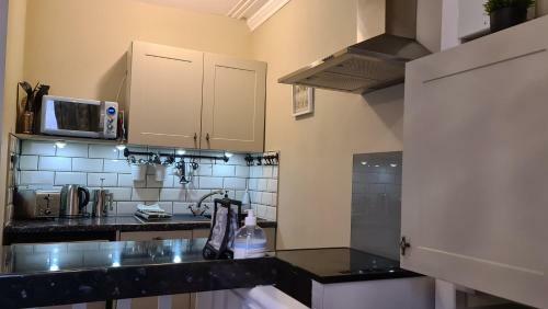 Stylish 2 Bedroom Apartment, Leeds Centre + Free Parking