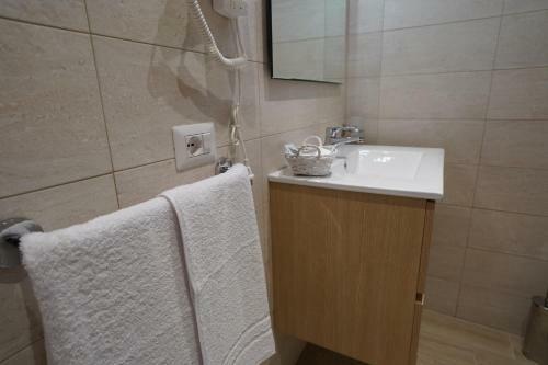 Punta Pagliaia Rooms