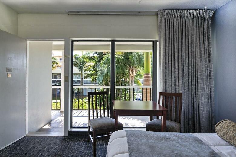 Hotel Beachcomber Beach Resort