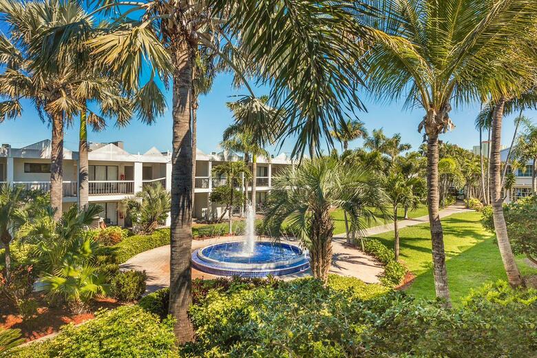Hotel Beachcomber Beach Resort