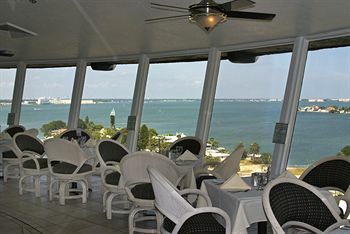 Hotel Beachcomber Beach Resort
