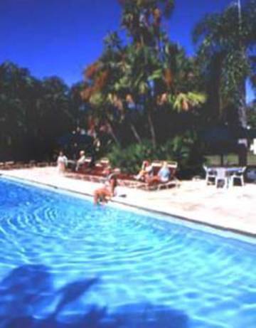 Hotel Golden Host Resort