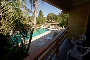 Hotel Golden Host Resort