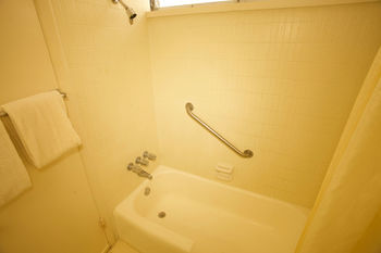 Hotel Golden Host Resort
