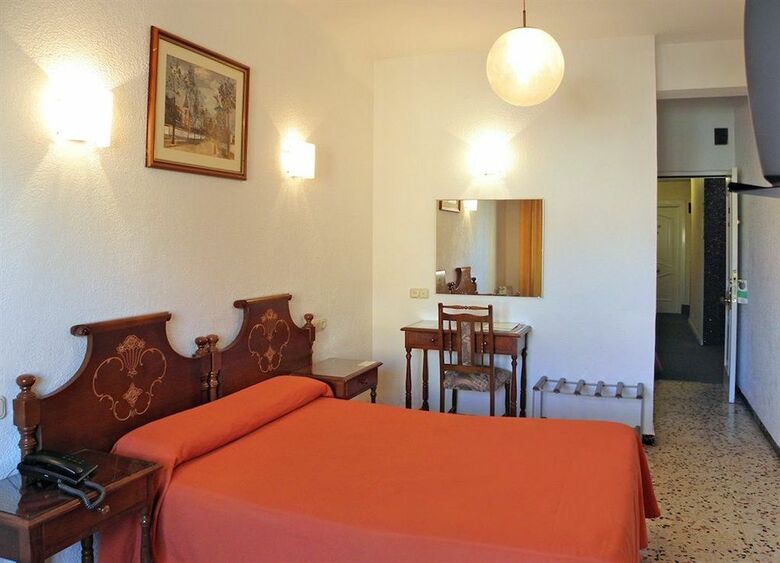 Hotel Embajador