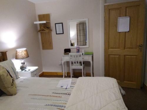 Twin Oaks Bed & Breakfast