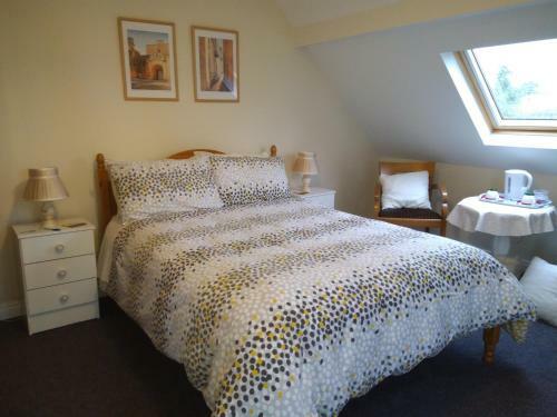 Twin Oaks Bed & Breakfast
