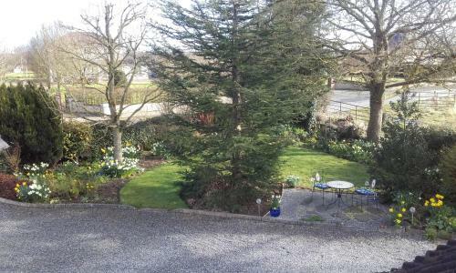 Twin Oaks Bed & Breakfast
