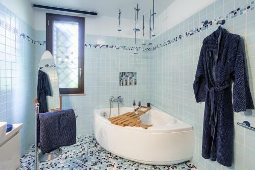 Villa Jolie - Luxury Villa With Swimming Pool