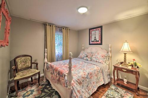 Cheerful Grand Rivers Cottage, Half Mi To Lake