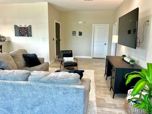 Upscale Downtown Apartment