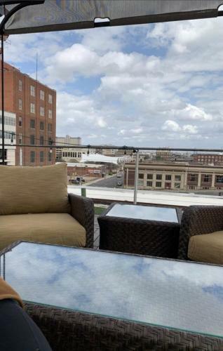 Upscale Downtown Apartment