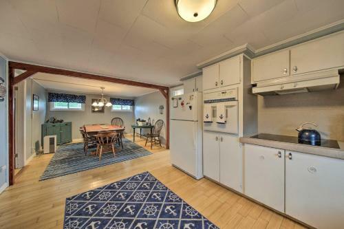 Pet-friendly Togus Pond Home Kayak And Canoe!