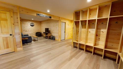 Winters Way Cabin