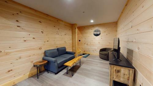 Winters Way Cabin