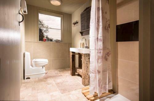 Sunbank Yurt