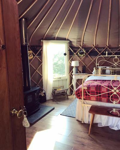 Sunbank Yurt