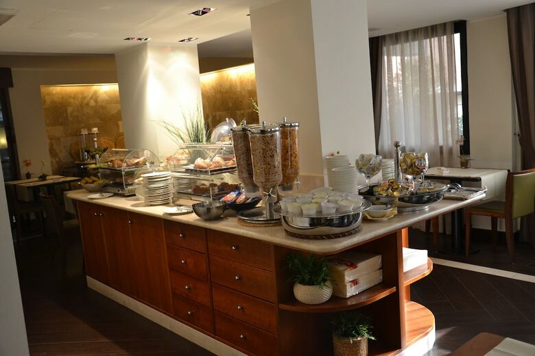 Hotel Airone