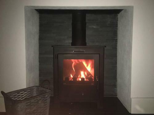 Luxury Central Townhouse, With Bbq Cabin & Parking