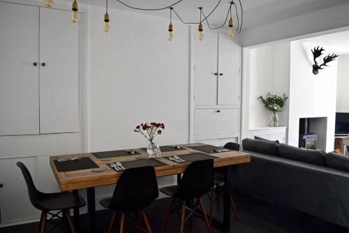 Luxury Central Townhouse, With Bbq Cabin & Parking