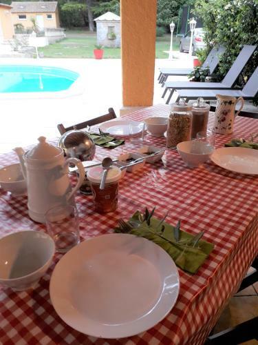 Bed & Breakfast Les Restanques - Chambre D'h�tes