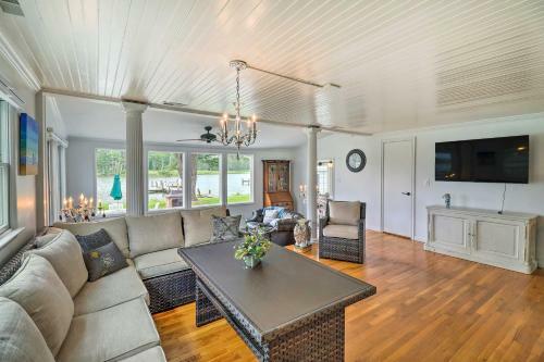 Grasonville Home With Private Pool On The Water