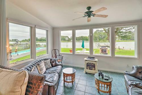 Grasonville Home With Private Pool On The Water