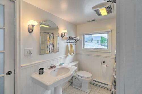 Grasonville Home With Private Pool On The Water