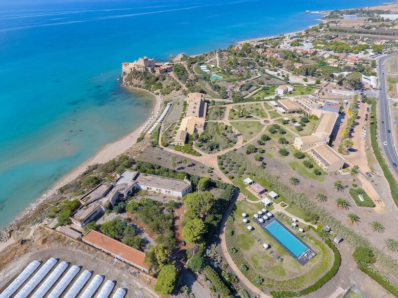 Hotel Falconara Charming House & Resort