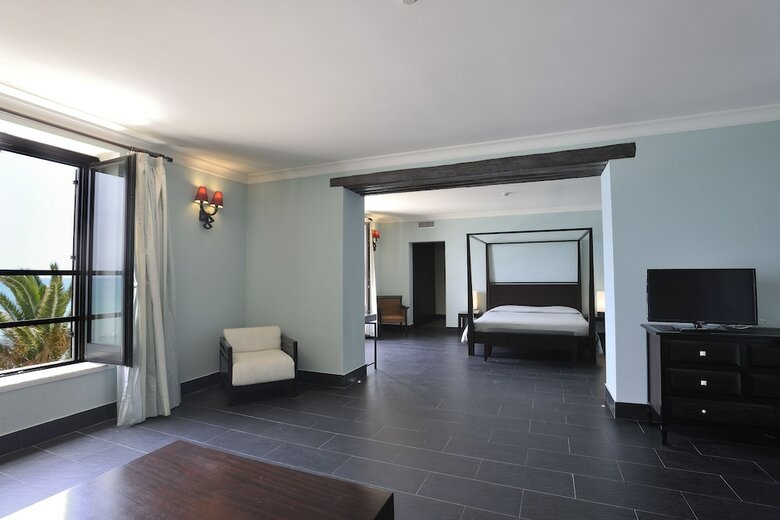 Hotel Falconara Charming House & Resort