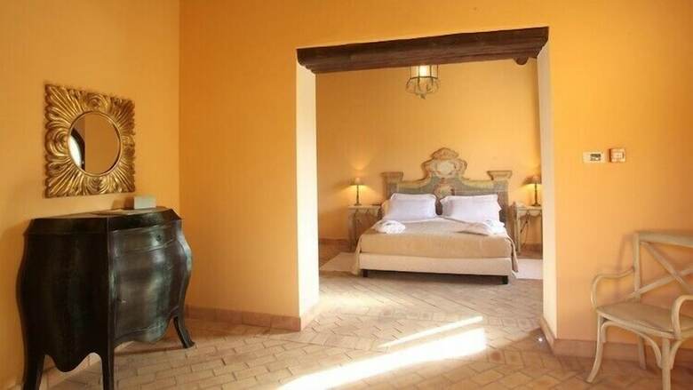 Hotel Falconara Charming House & Resort
