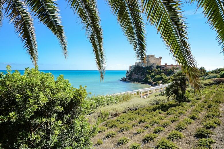Hotel Falconara Charming House & Resort