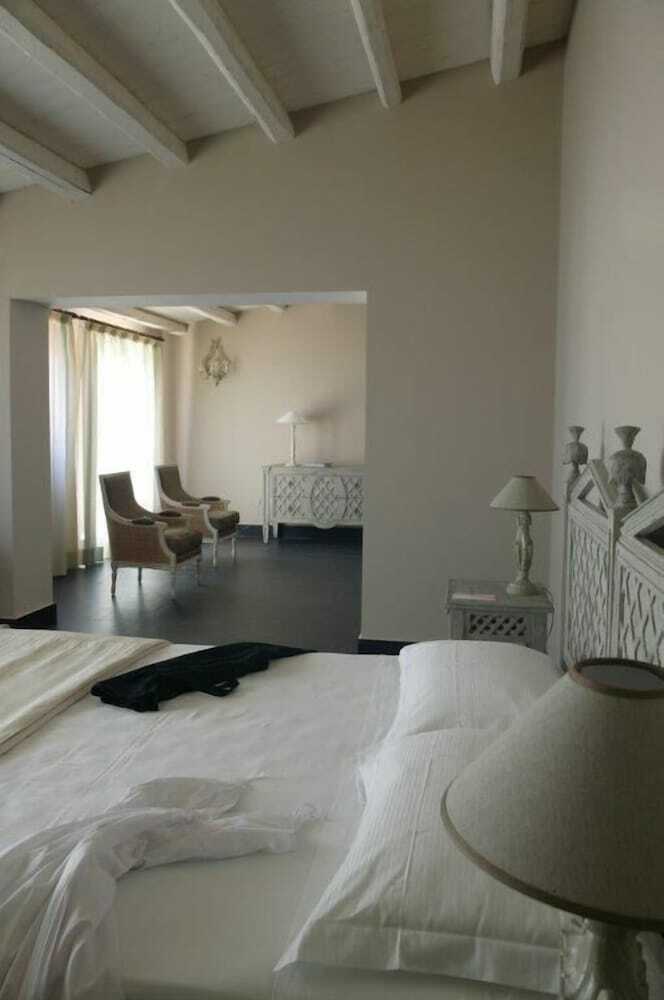 Hotel Falconara Charming House & Resort