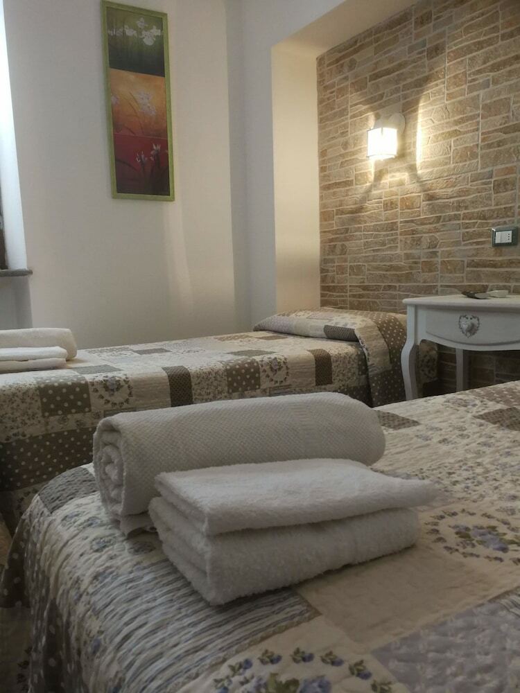 Hostal B&B La Rocca