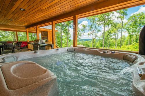 Cj's Mountain Lodge