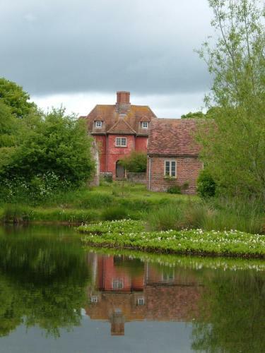 The Lamb Shed - Peaceful Small Barn On Lovely Farm