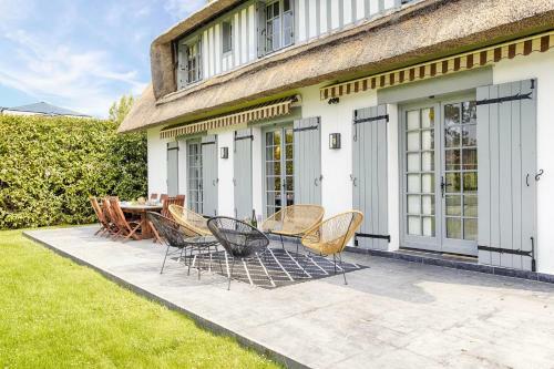 Villa Luxueuse Chaumi�re 4 Chambres Avec Jardin