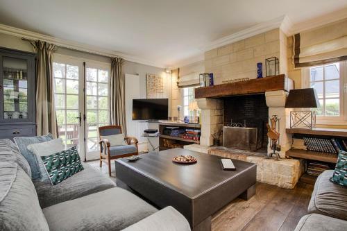 Villa Luxueuse Chaumi�re 4 Chambres Avec Jardin