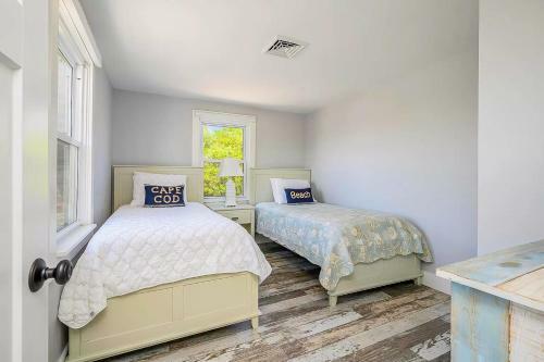 Beachside Bungalow - A