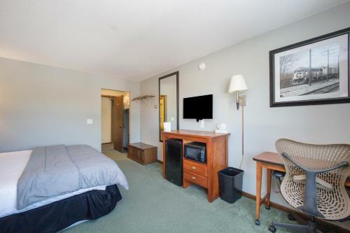 Snow Chasers Lodge - Room 16