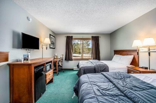 Snow Chasers Lodge - Room 7