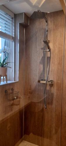 Apartamento Quaint Little Guest Suite With Private Parking