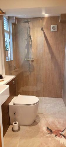 Apartamento Quaint Little Guest Suite With Private Parking